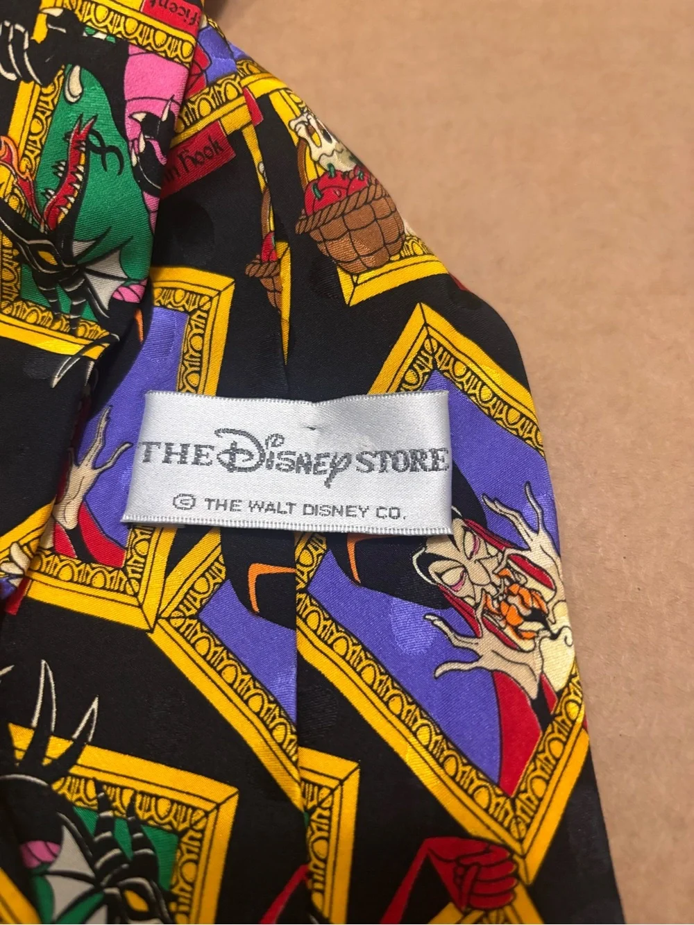Vintage Disney Store Villains Silk Tie Maleficent Jafar Cruella Stromboli Hook